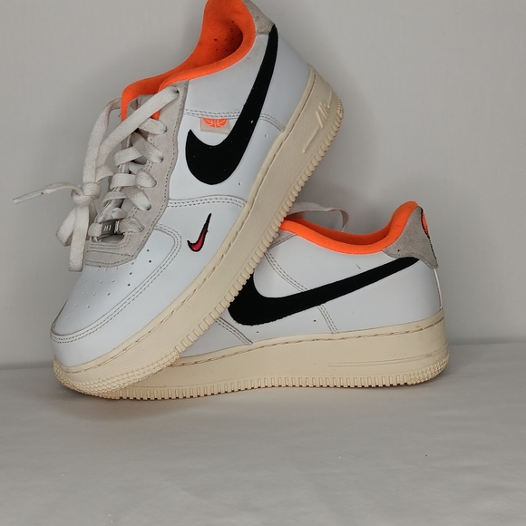 Nike - Picture 6 of 9